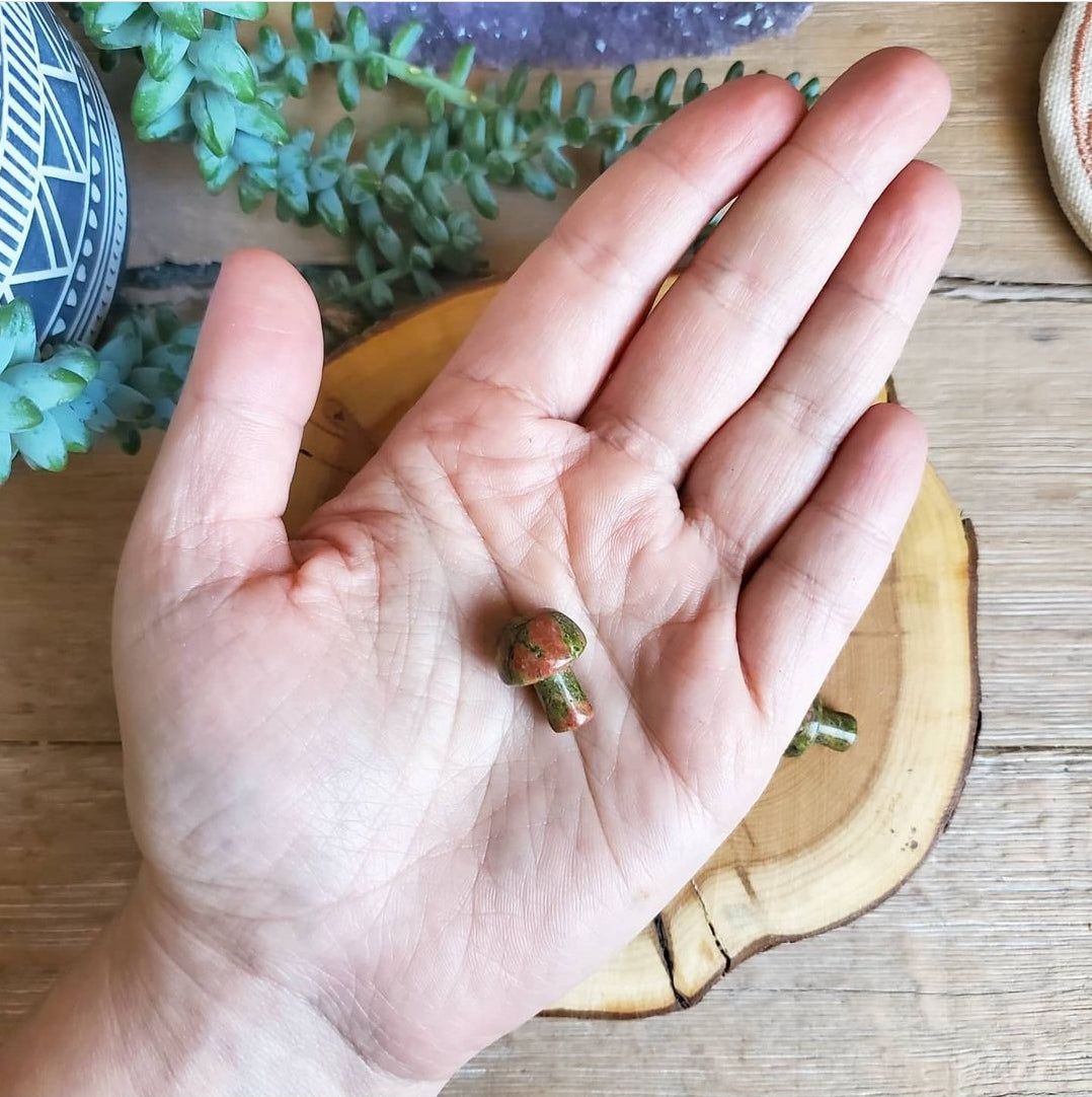 Mushroom - Mini - Carnelian