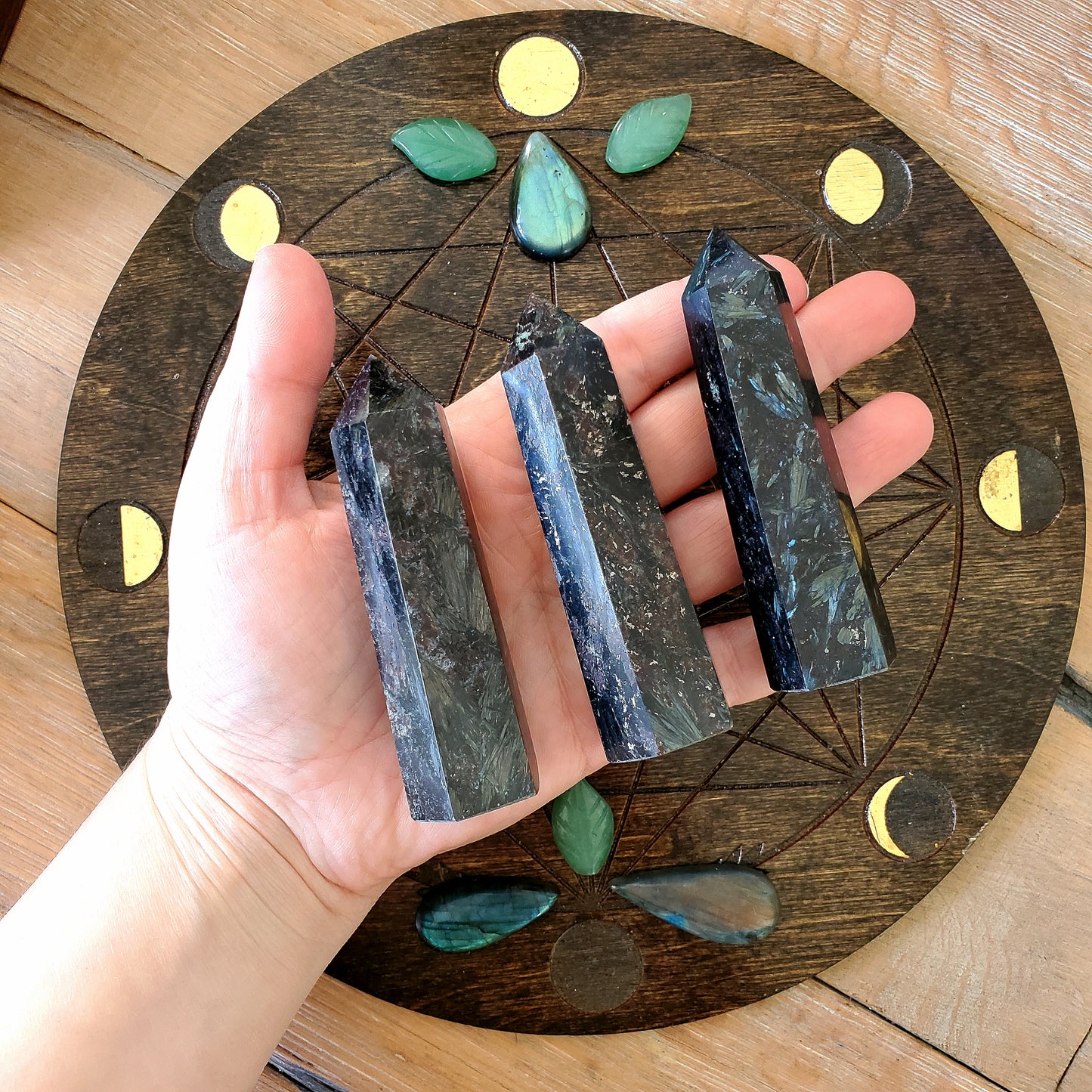 Arfvedsonite Points