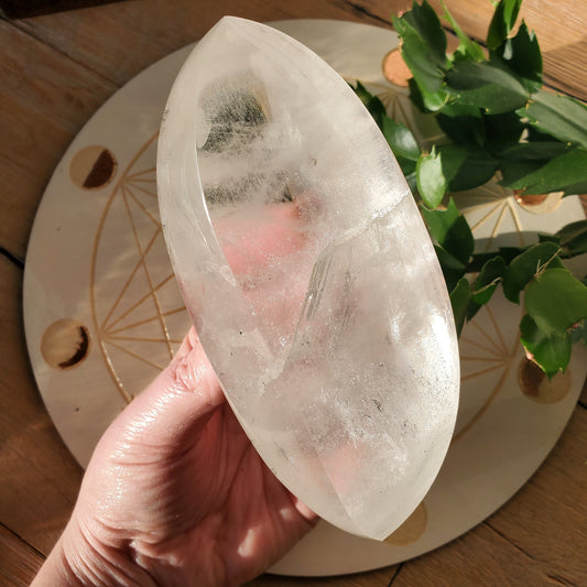Large quartz freeform, translucent crystal with rutile inclusions