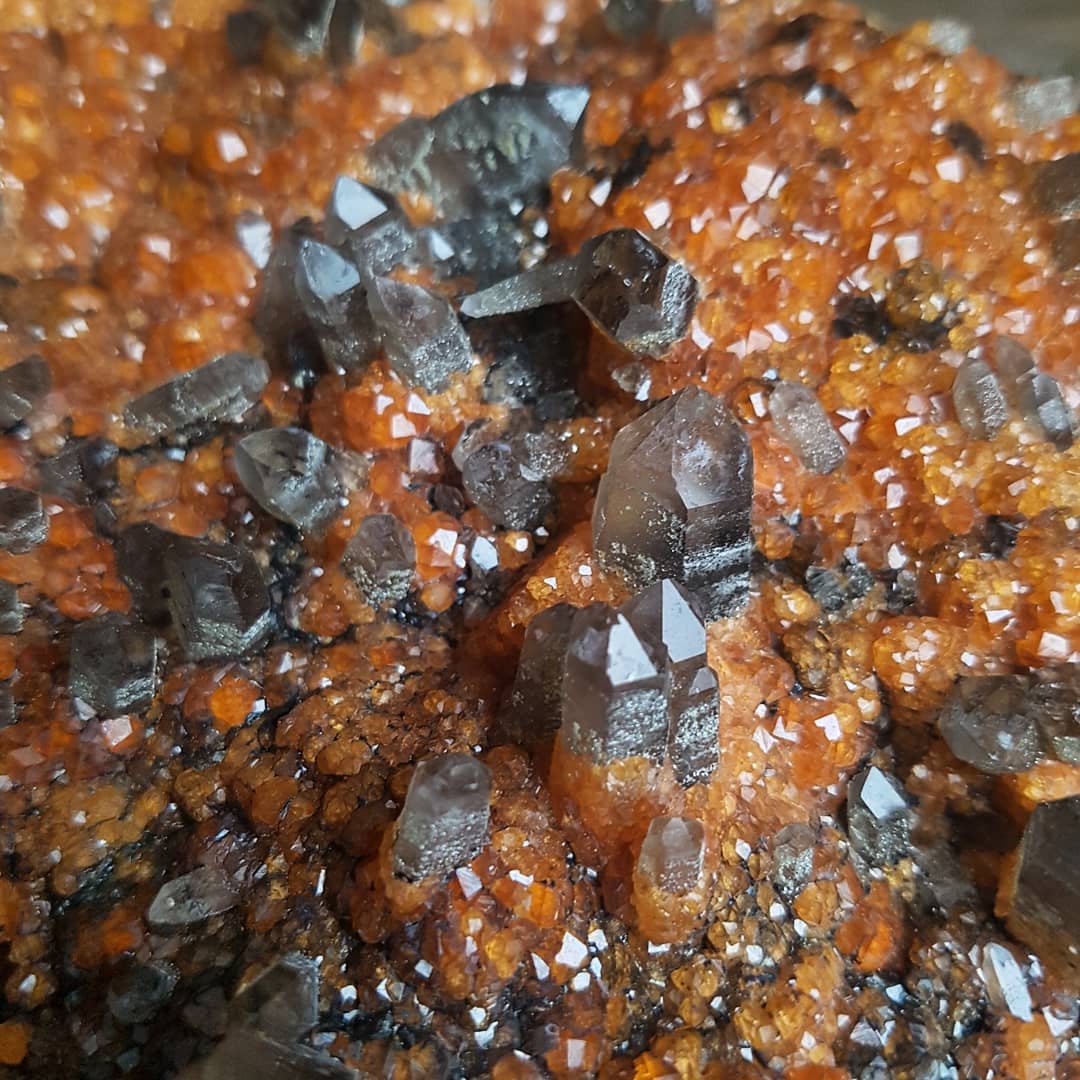 Spessartine Garnet and Smokey Quartz Plate XL - Raw